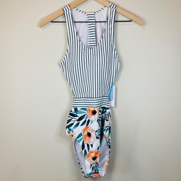 Miss u poppy print Cupshe bathing suit - Picture 7 of 7